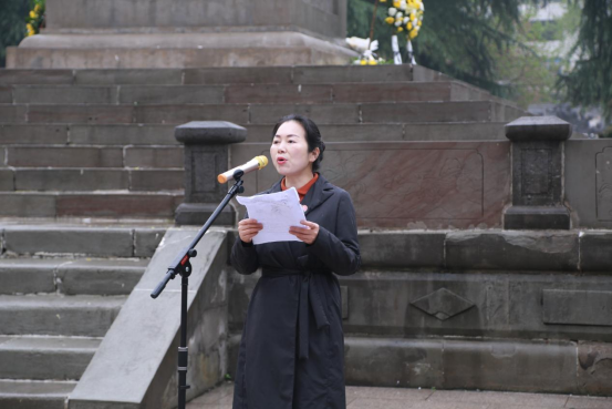 不忘先烈抛忠骨  民族复兴中华魂 ——常德市各民主党派举行祭扫常德会战阵亡将士公墓活动(图4)
