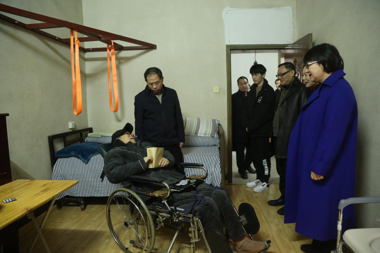 走访慰问暖人心 民革情谊寄心间(图2) 走访慰问暖人心 民革情谊寄心间(图2)