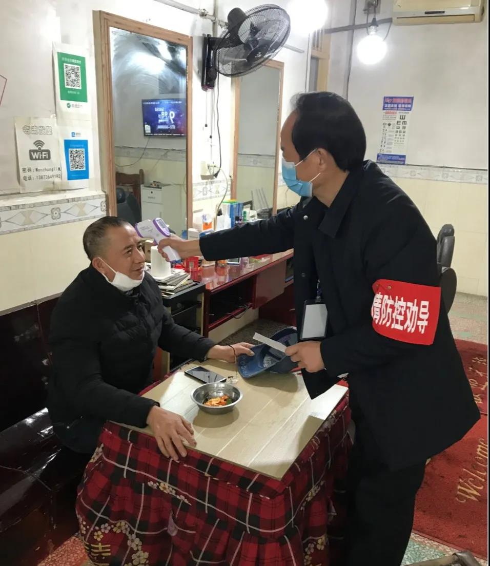 【灾难来袭 民革党员勇往直前】记民革桃源县支部党员、桃源县剪市镇水利站工作人员陈经国(图5) 【灾难来袭 民革党员勇往直前】记民革桃源县支部党员、桃源县剪市镇水利站工作人员陈经国(图5)