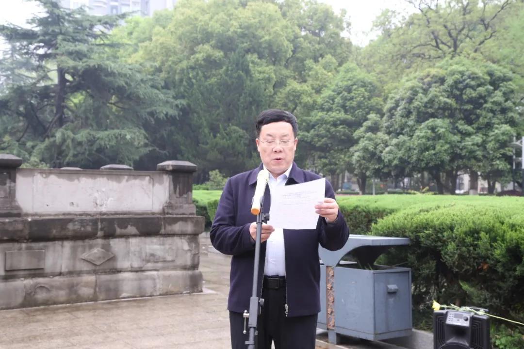 民革常德市委举行祭扫常德会战阵亡将士墓活动(图5) 民革常德市委举行祭扫常德会战阵亡将士墓活动(图5)